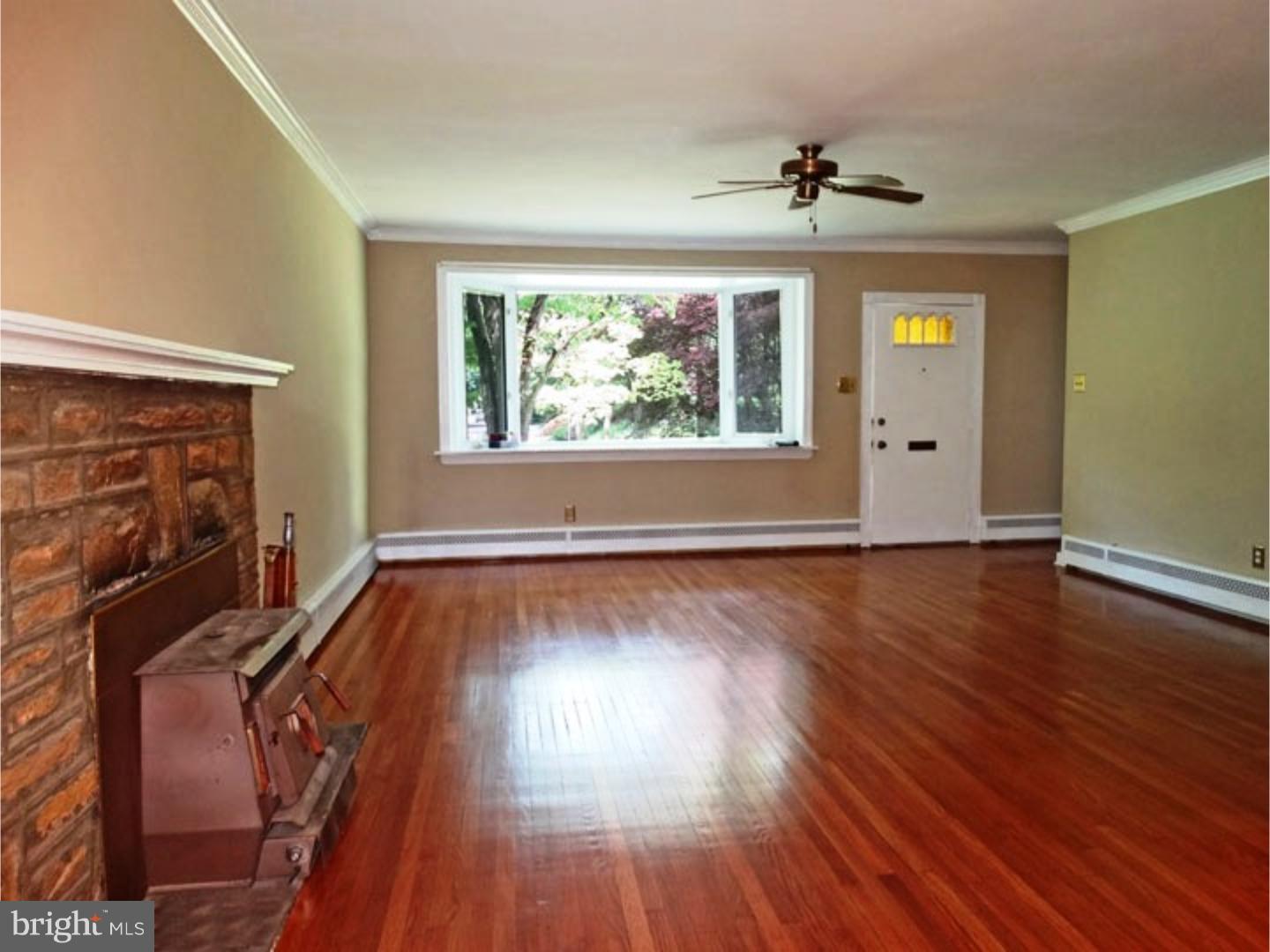 8351 Cedar Road Elkins Park, PA 19027 - Photo 2 of 25 Living Room