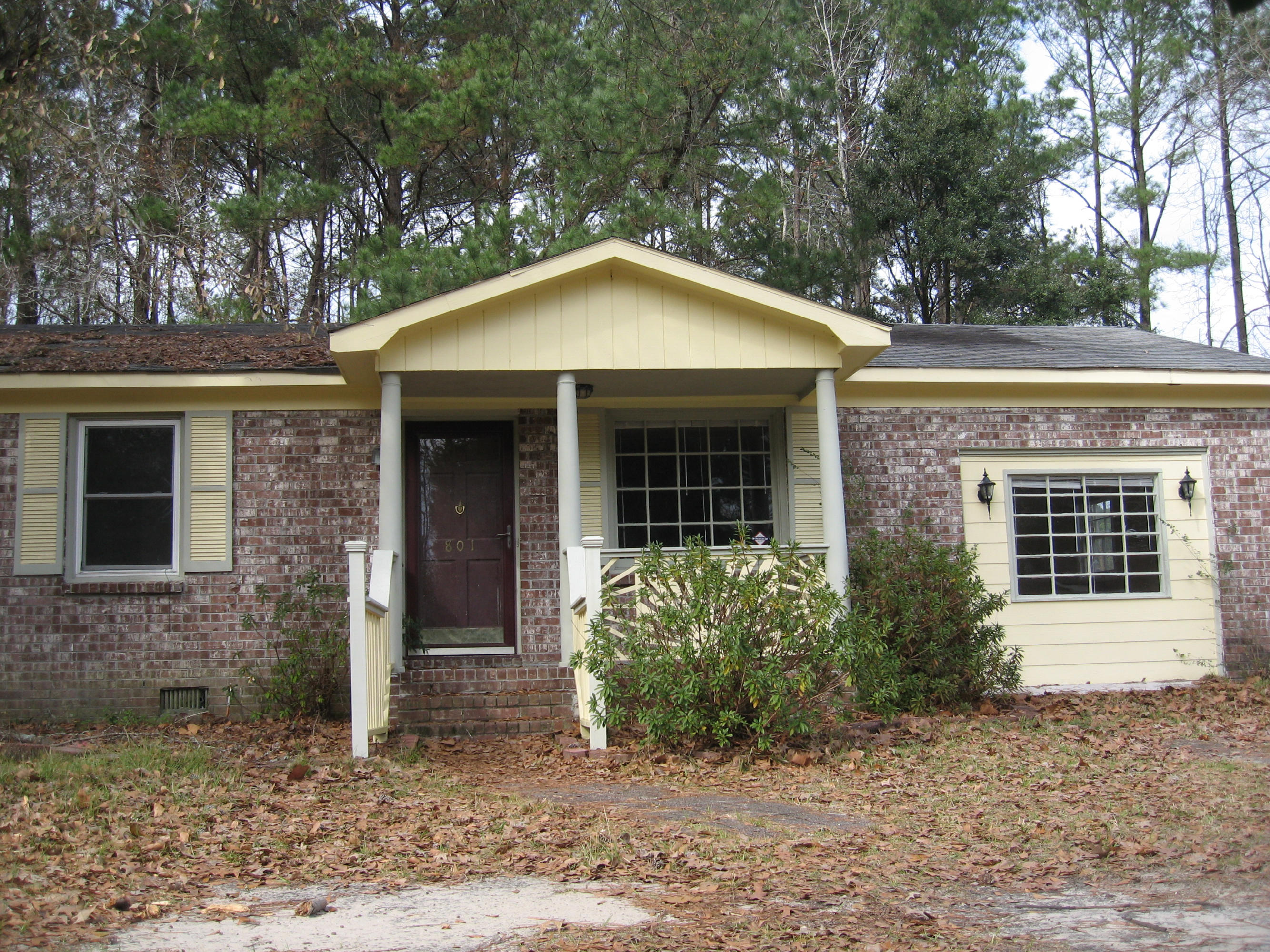 801 Hoss Road Charleston, SC 29414 - Photo 2 of 20 2 Front of home