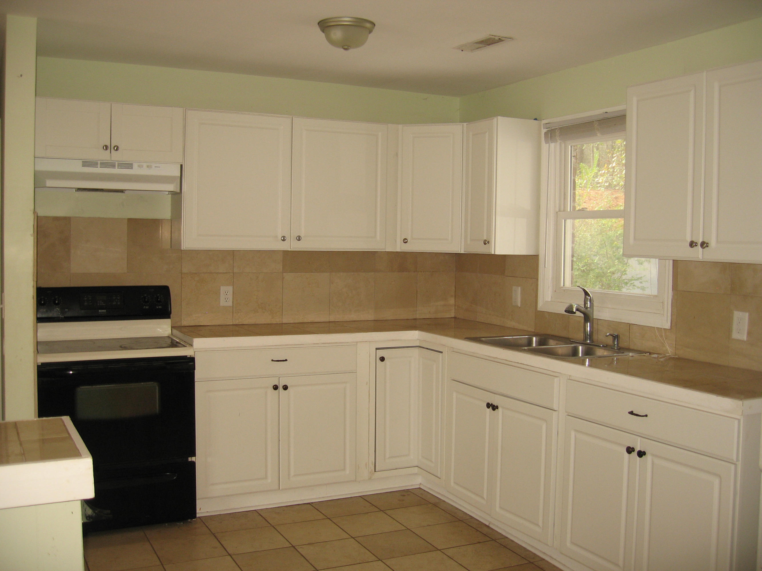 801 Hoss Road Charleston, SC 29414 - Photo 7 of 20 7 kitchen area
