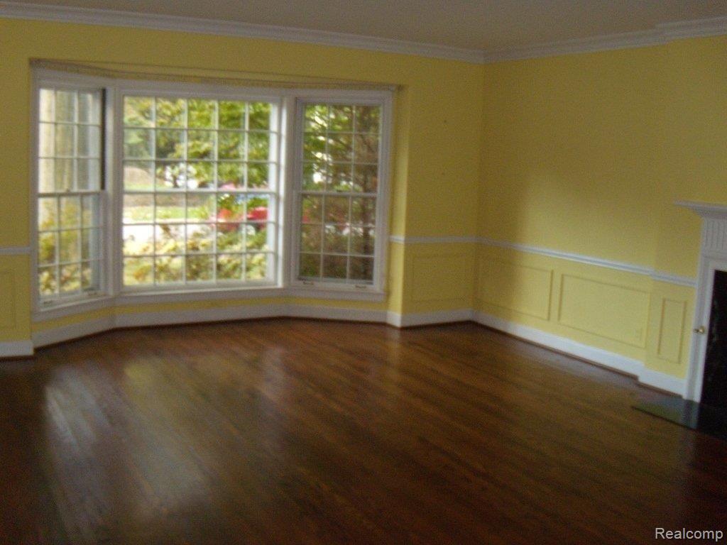 114 Merriweather Road Grosse Pointe, MI 48236 - Photo 4 of 17 DSCN3666