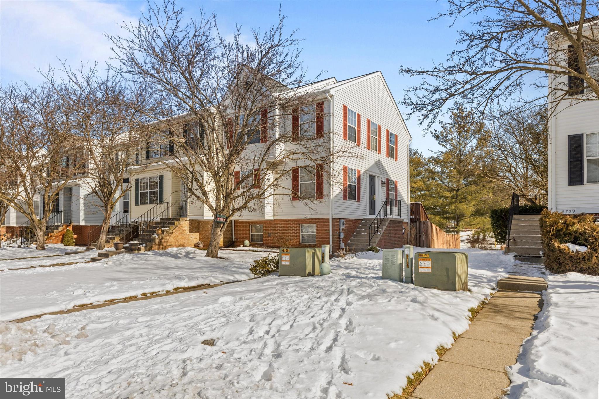 Spacious END Unit - EXTRA WINDOWS!!!