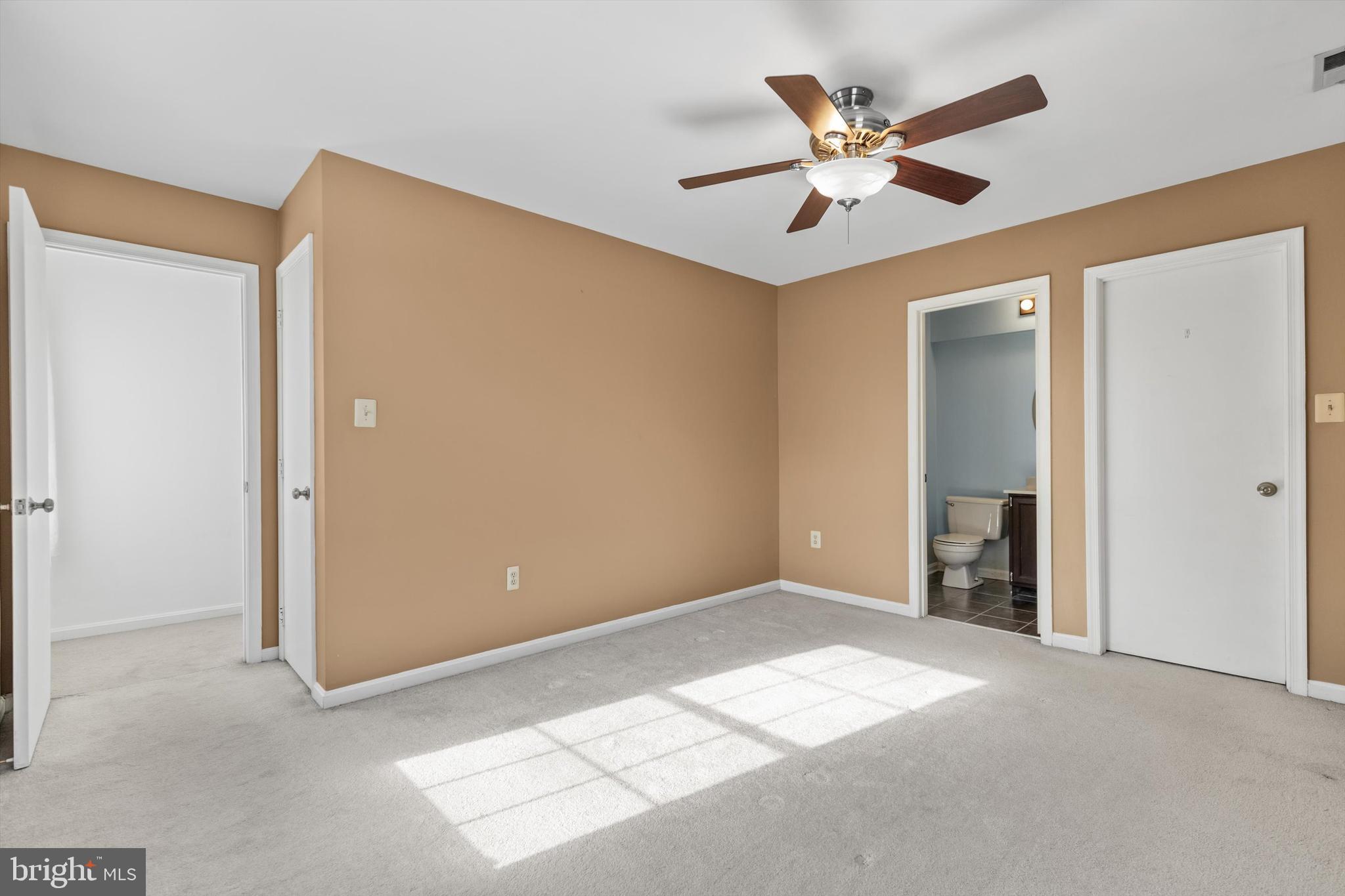 6733 Killdeer Court Frederick, MD 21703 - Photo 13 of 33 Upper Lev Primary BR - 2 closets!