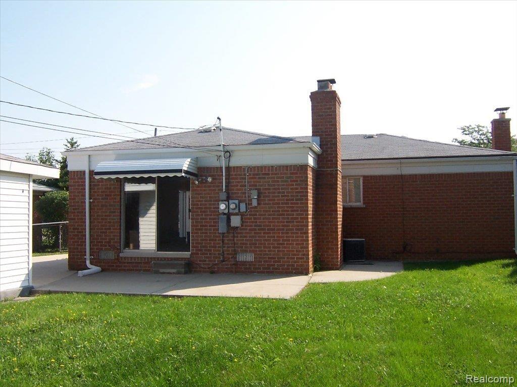 32085 Schoenherr Road Warren, MI 48088 - Photo 14 of 15 Rear View