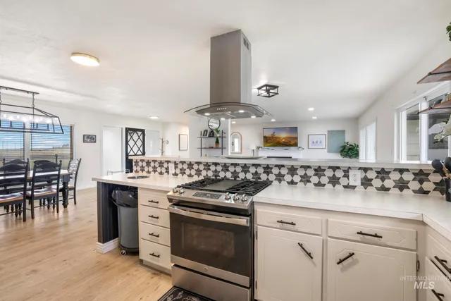 $535,000 | 4095 North 2300 E Road, Filer, ID 83328