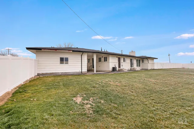 $535,000 | 4095 North 2300 E Road, Filer, ID 83328