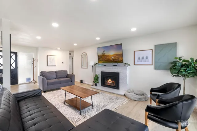 $535,000 | 4095 North 2300 E Road, Filer, ID 83328