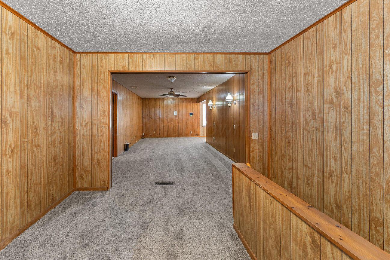 1133 Elmore Street Borger, TX 79007 - Photo 20 of 43 a view of a hallway