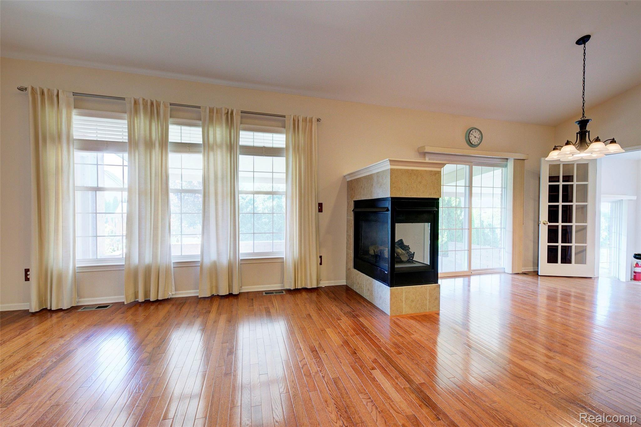 51211 Gold Ridge Lane Canton, MI 48188 - Photo 28 of 51 27 Great Room.jpg