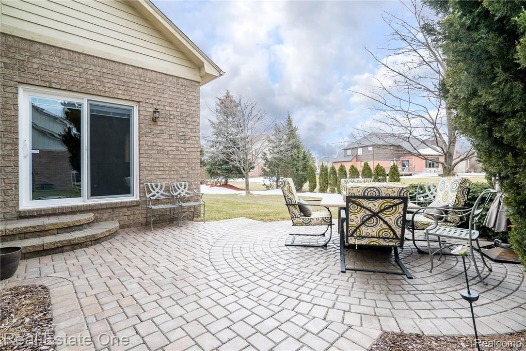 861 Norcross Drive Rochester, MI 48307 - Photo 37 of 50 861-Norcross--40.jpg