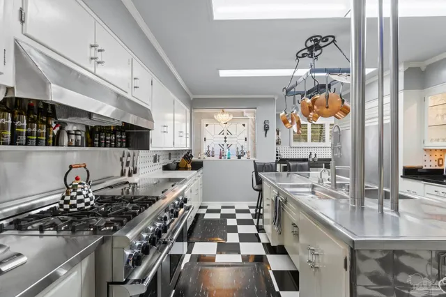 a view of a storage & utility room