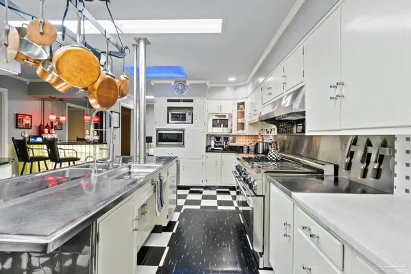 $1,999,000 | 1415 North Barcelona Street, Pensacola, FL 32501