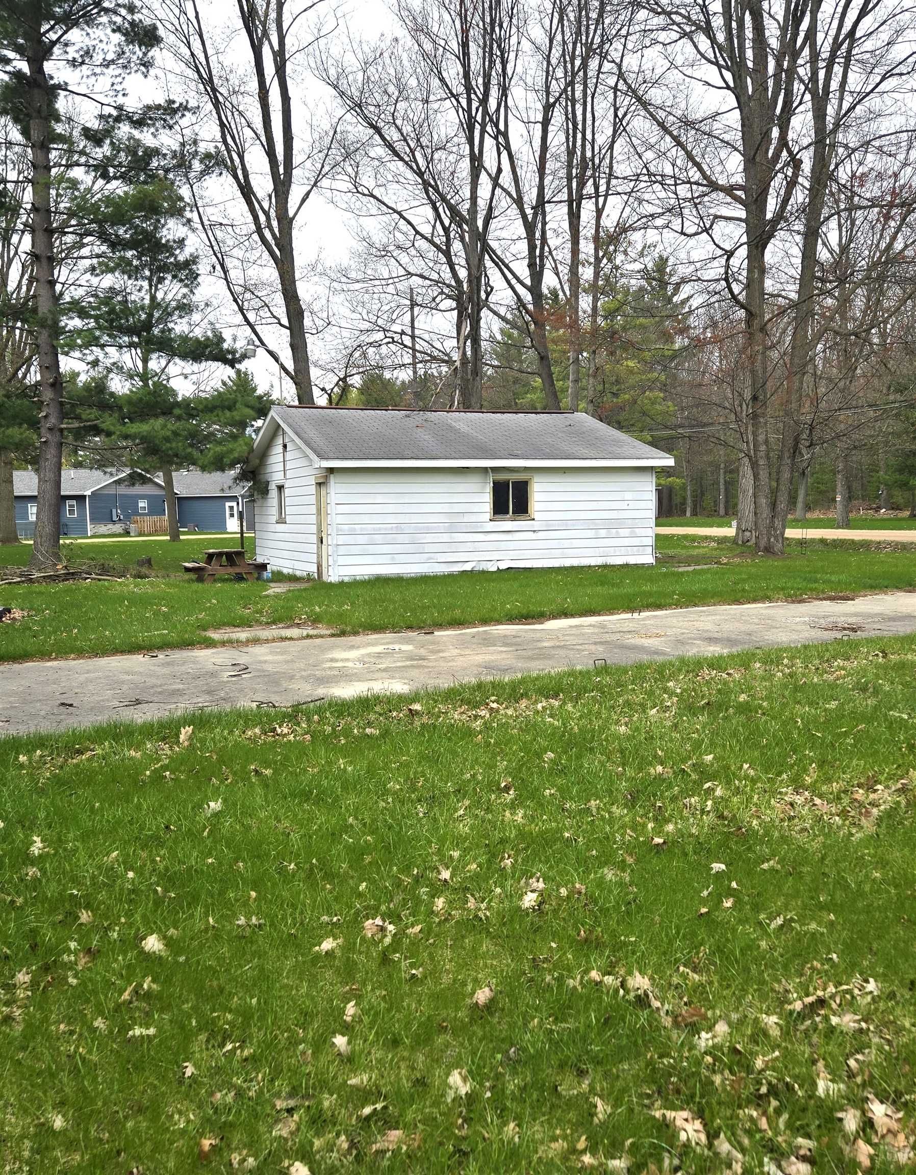 4110 Bayview Road Beaverton, MI 48612 - Photo 4 of 10