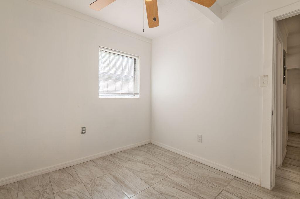 2516 Ave L, Unit B Fort Pierce, FL 34947 - Photo 12 of 22 P7OjhWfg