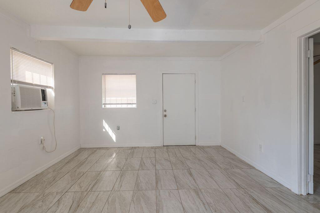 2516 Ave L, Unit B Fort Pierce, FL 34947 - Photo 14 of 22 D3jujUSw