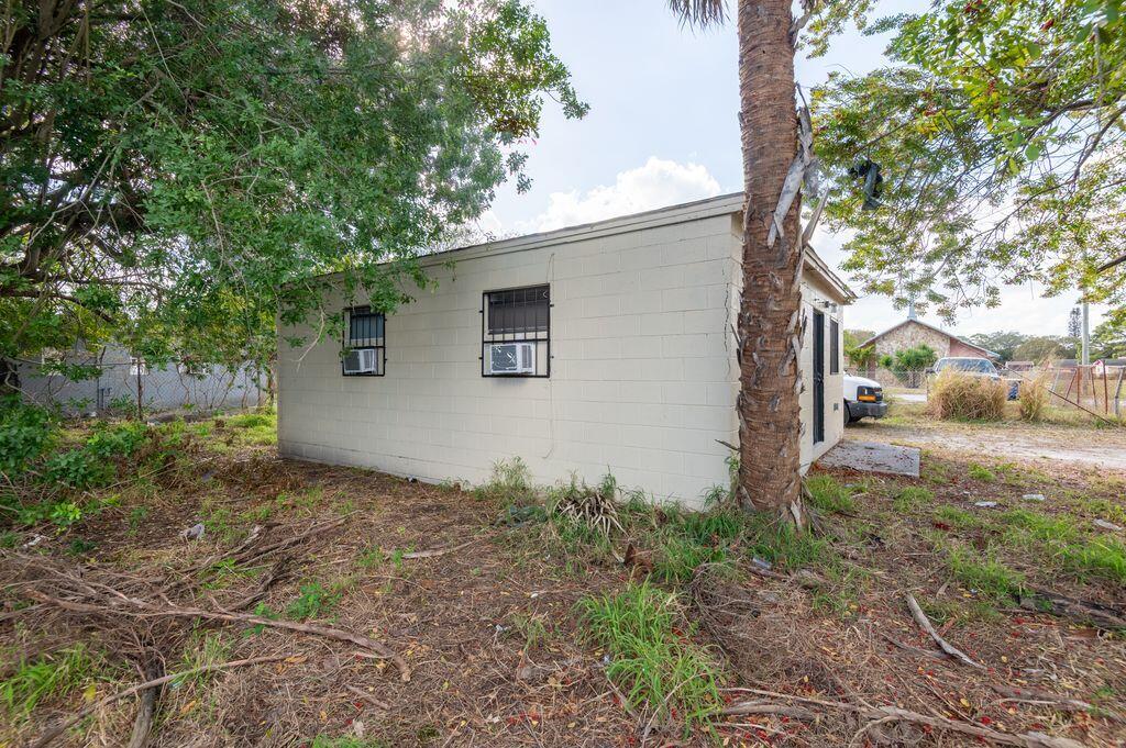 2516 Ave L, Unit B Fort Pierce, FL 34947 - Photo 20 of 22 zTrHJ0sU