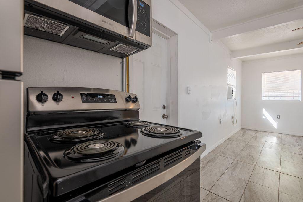 2516 Ave L, Unit B Fort Pierce, FL 34947 - Photo 5 of 22 KcN49FCg