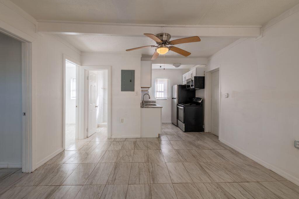 2516 Ave L, Unit B Fort Pierce, FL 34947 - Photo 6 of 22 -zxkFRiw