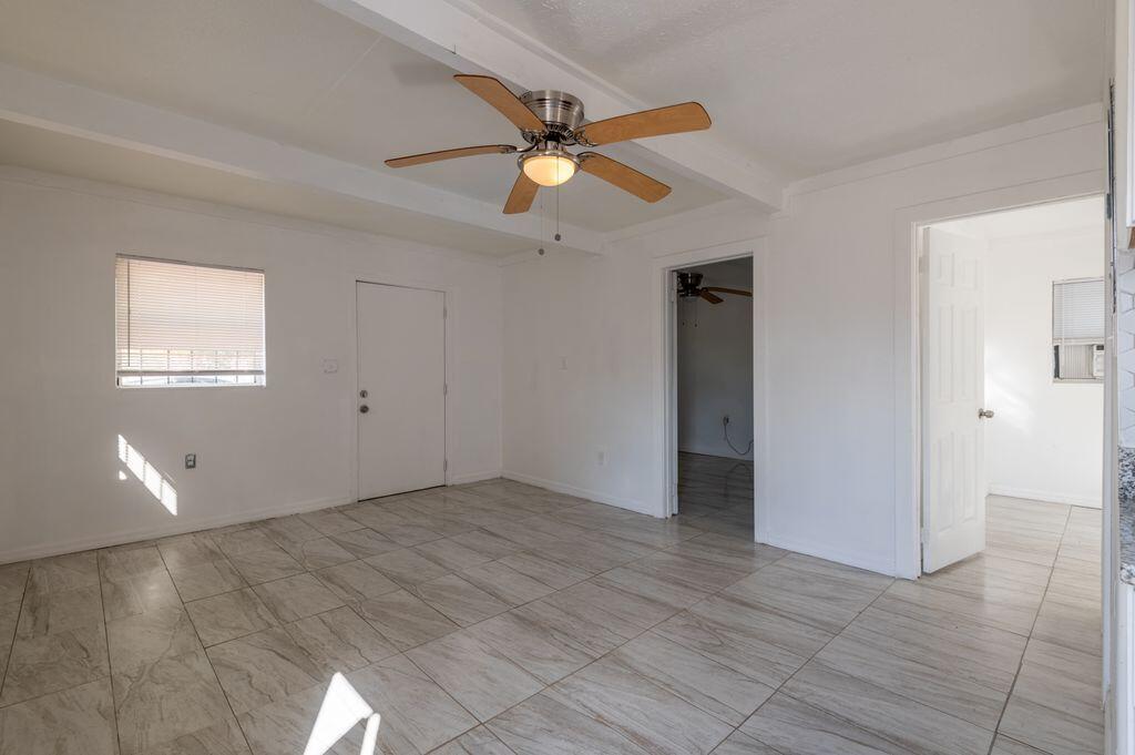 2516 Ave L, Unit B Fort Pierce, FL 34947 - Photo 7 of 22 R33LiXGw