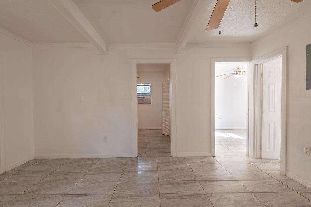 2516 Ave L, Unit B Fort Pierce, FL 34947 - Photo 9 of 22 KrmwrEnQ