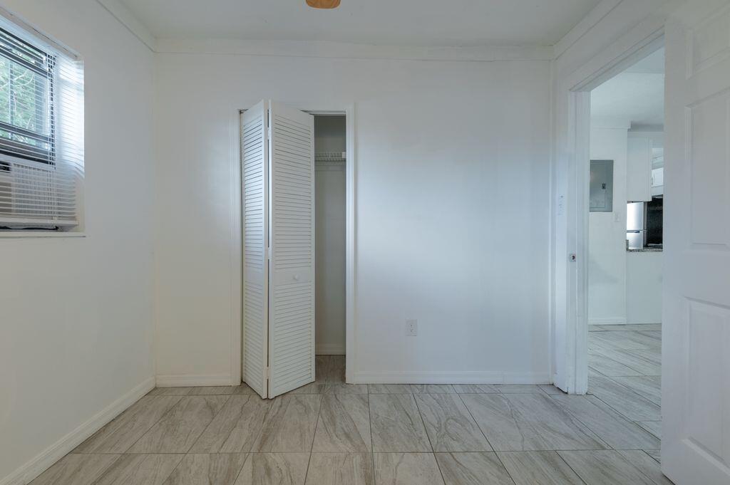 2516 Ave L, Unit B Fort Pierce, FL 34947 - Photo 10 of 22 HoKSJEMw