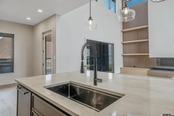 $929,000 | 7339 Crosswater Cove, Tyler, TX 75703