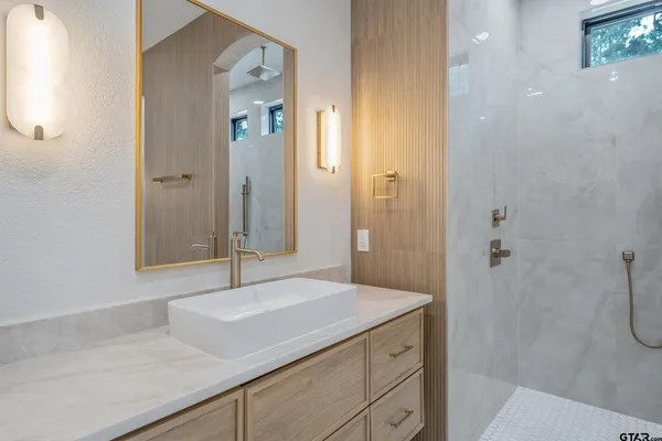 $929,000 | 7339 Crosswater Cove, Tyler, TX 75703