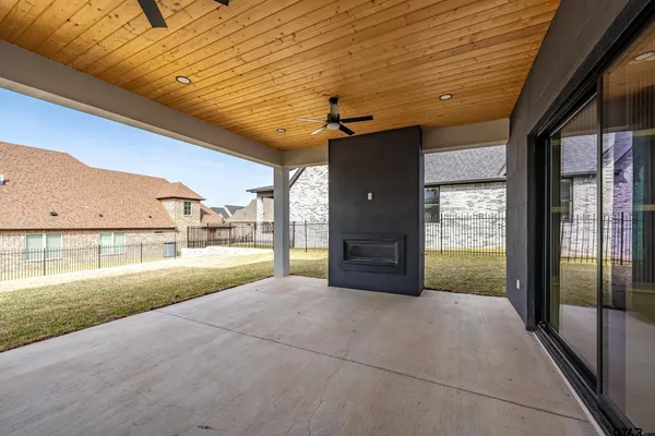 $929,000 | 7339 Crosswater Cove, Tyler, TX 75703