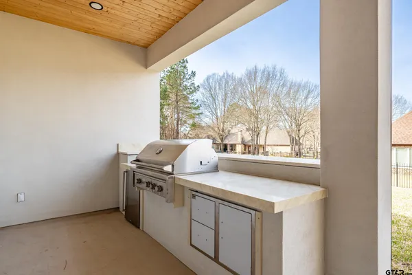 $929,000 | 7339 Crosswater Cove, Tyler, TX 75703