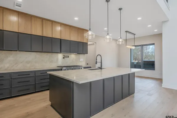 $929,000 | 7339 Crosswater Cove, Tyler, TX 75703