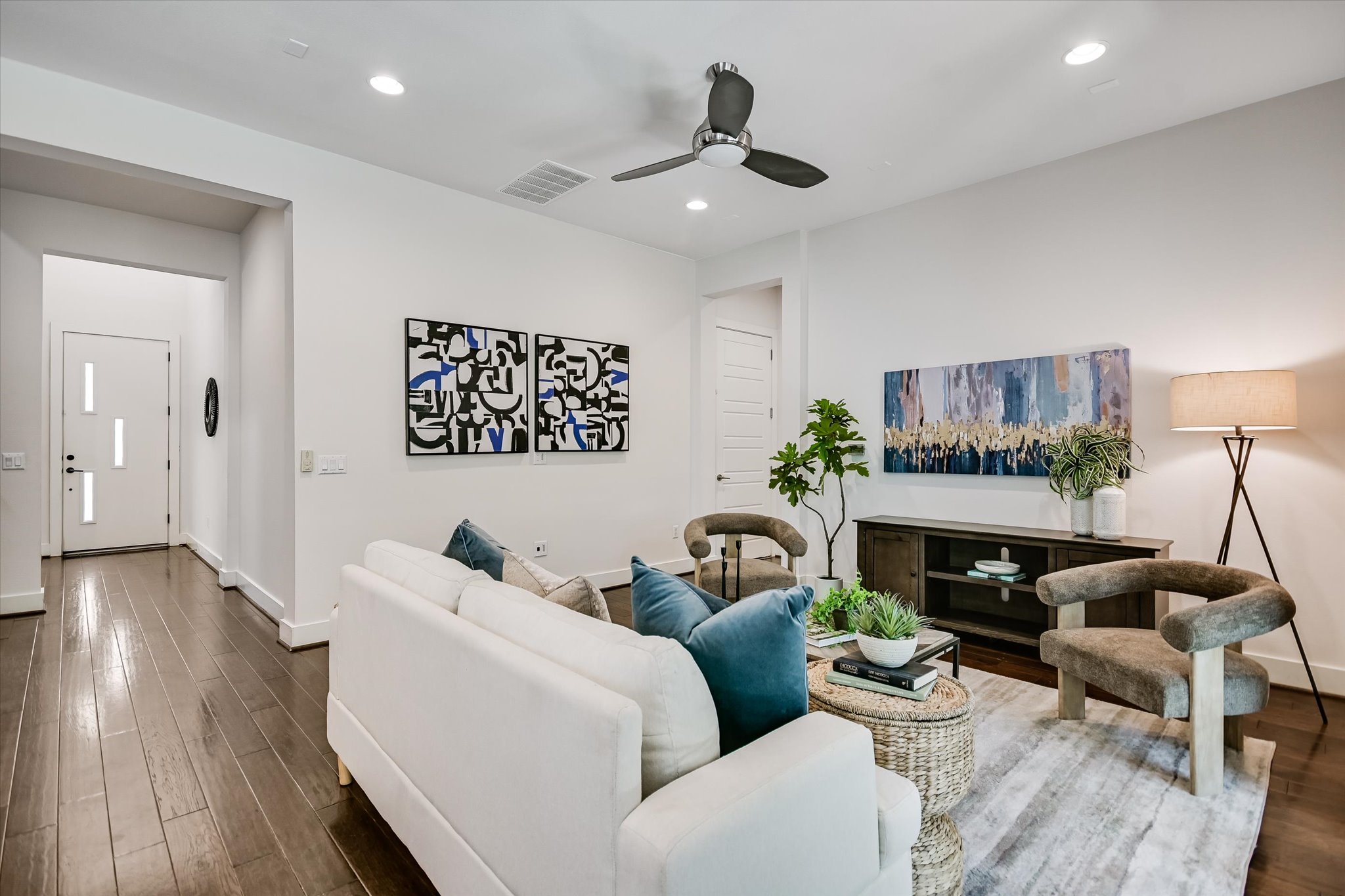 2807 Del Curto Road, Unit J Austin, TX 78704 - Photo 4 of 25