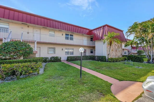 $130,000 | 12012 Greenway Circle South, Unit 205, Royal Palm Beach, FL 33411