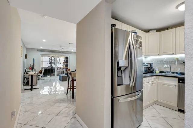 $130,000 | 12012 Greenway Circle South, Unit 205, Royal Palm Beach, FL 33411