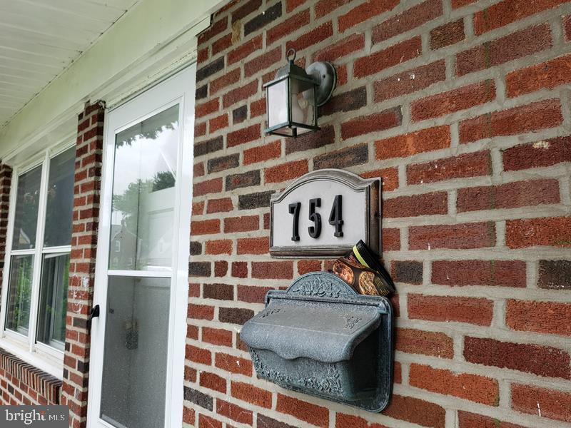 754 Braxton Road Ridley Park, PA 19078 - Photo 2 of 18 Gallery Image 2