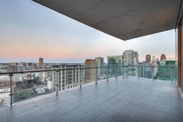 a view of terrace with city view