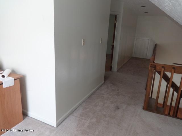4712 Ridgeway Court Louisville, KY 40229 - Photo 14 of 16 12