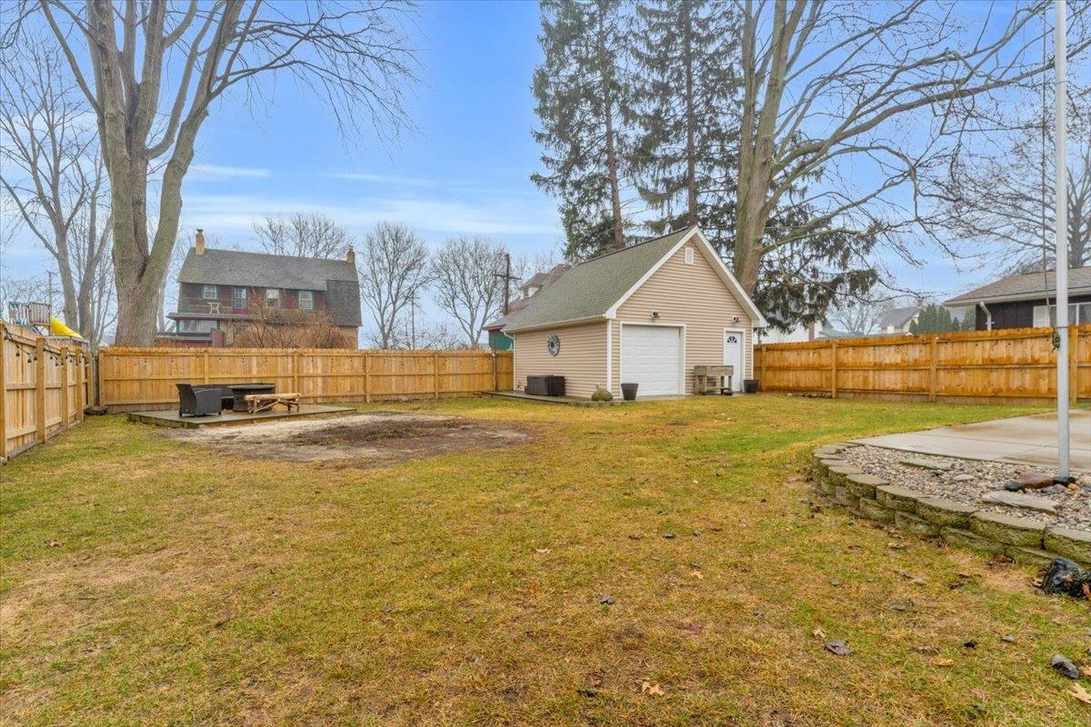1806 Michigan Street Algonac, MI 48001 - Photo 29 of 38
