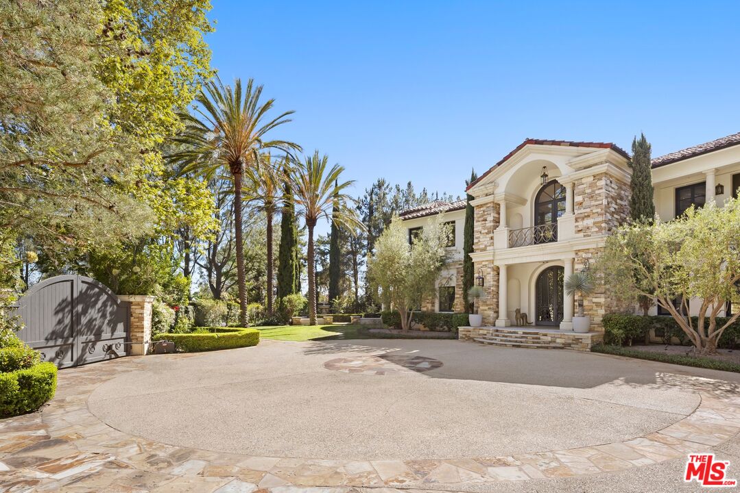12705 Chalon Road Los Angeles, CA 90049 - Photo 6 of 47