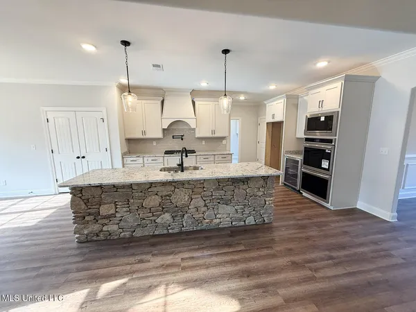 $519,900 | 427 Poplar Lane, Holly Springs, MS 38635