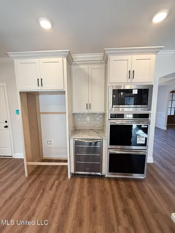 $527,000 | 427 Poplar Lane, Holly Springs, MS 38635