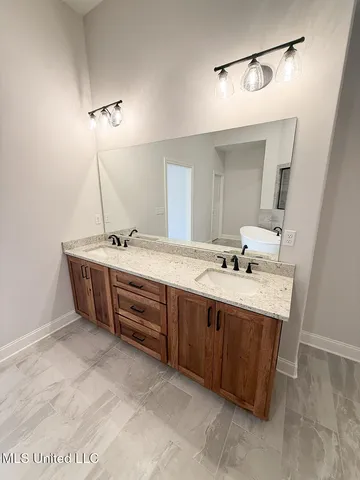 $527,000 | 427 Poplar Lane, Holly Springs, MS 38635