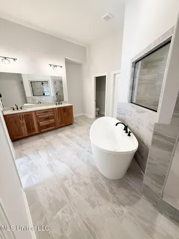 $527,000 | 427 Poplar Lane, Holly Springs, MS 38635