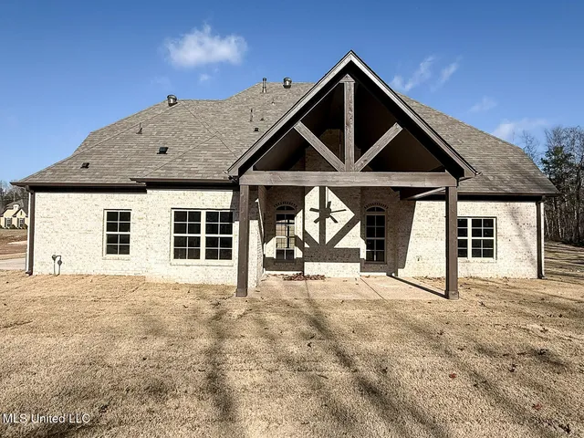 $527,000 | 427 Poplar Lane, Holly Springs, MS 38635