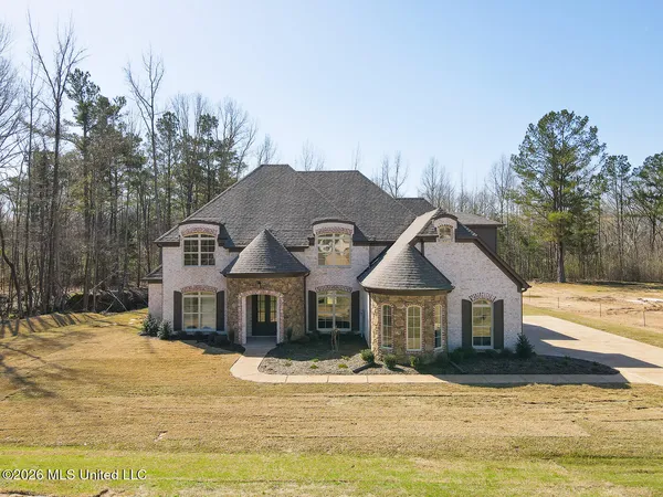 $519,900 | 427 Poplar Lane, Holly Springs, MS 38635