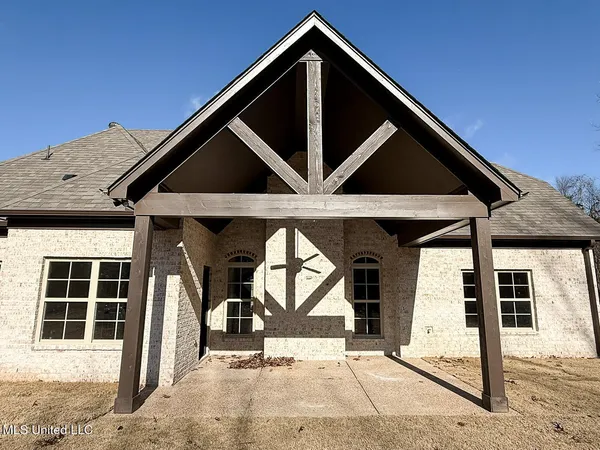 $519,900 | 427 Poplar Lane, Holly Springs, MS 38635