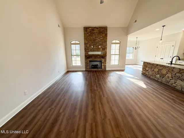 $527,000 | 427 Poplar Lane, Holly Springs, MS 38635