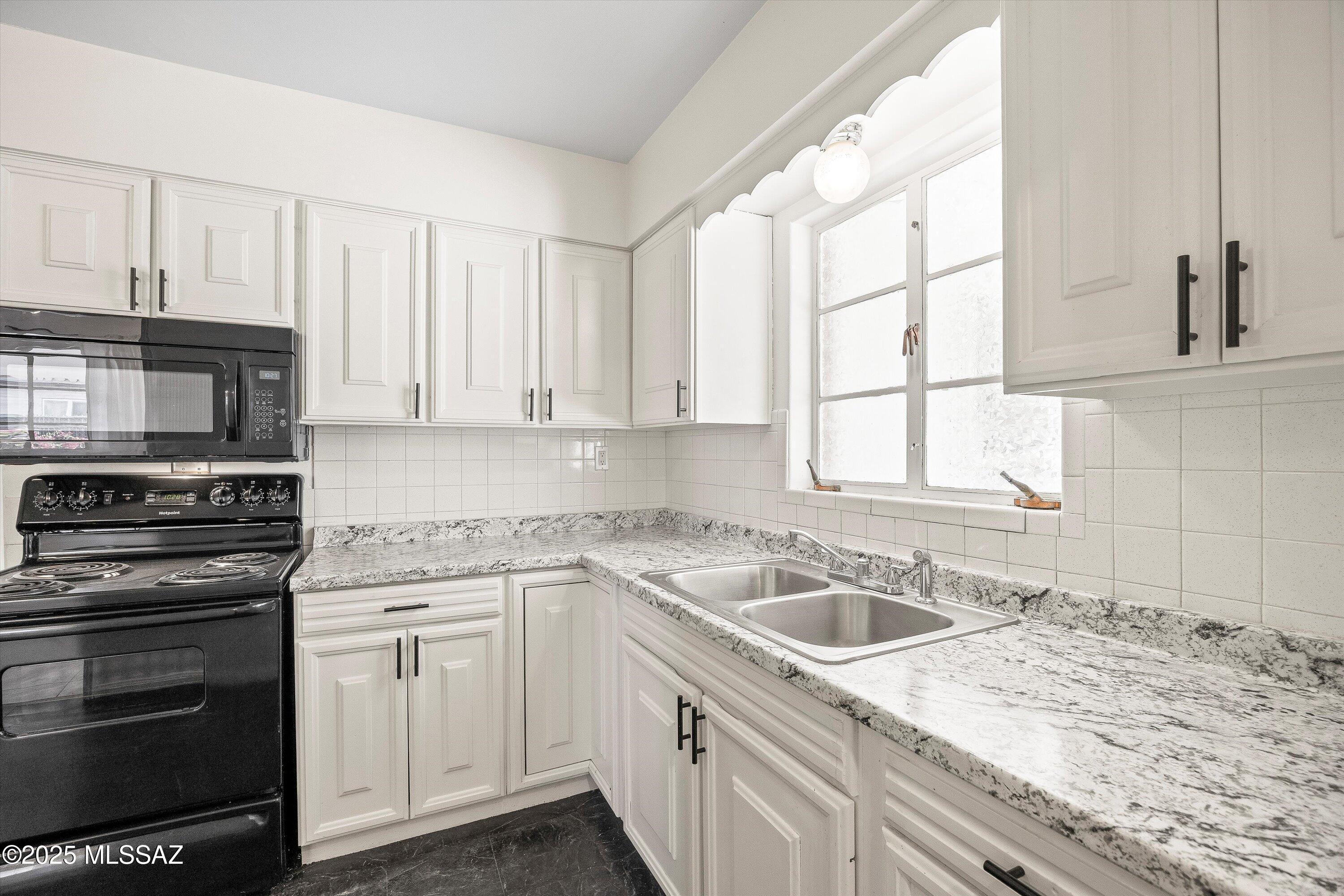 1232 North Swan Road Tucson, AZ 85712 - Photo 9 of 24 Gallery Image 9