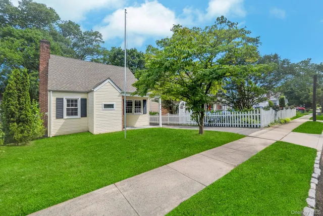 $848,888 | 57 Marino Avenue, Port Washington, NY 11050