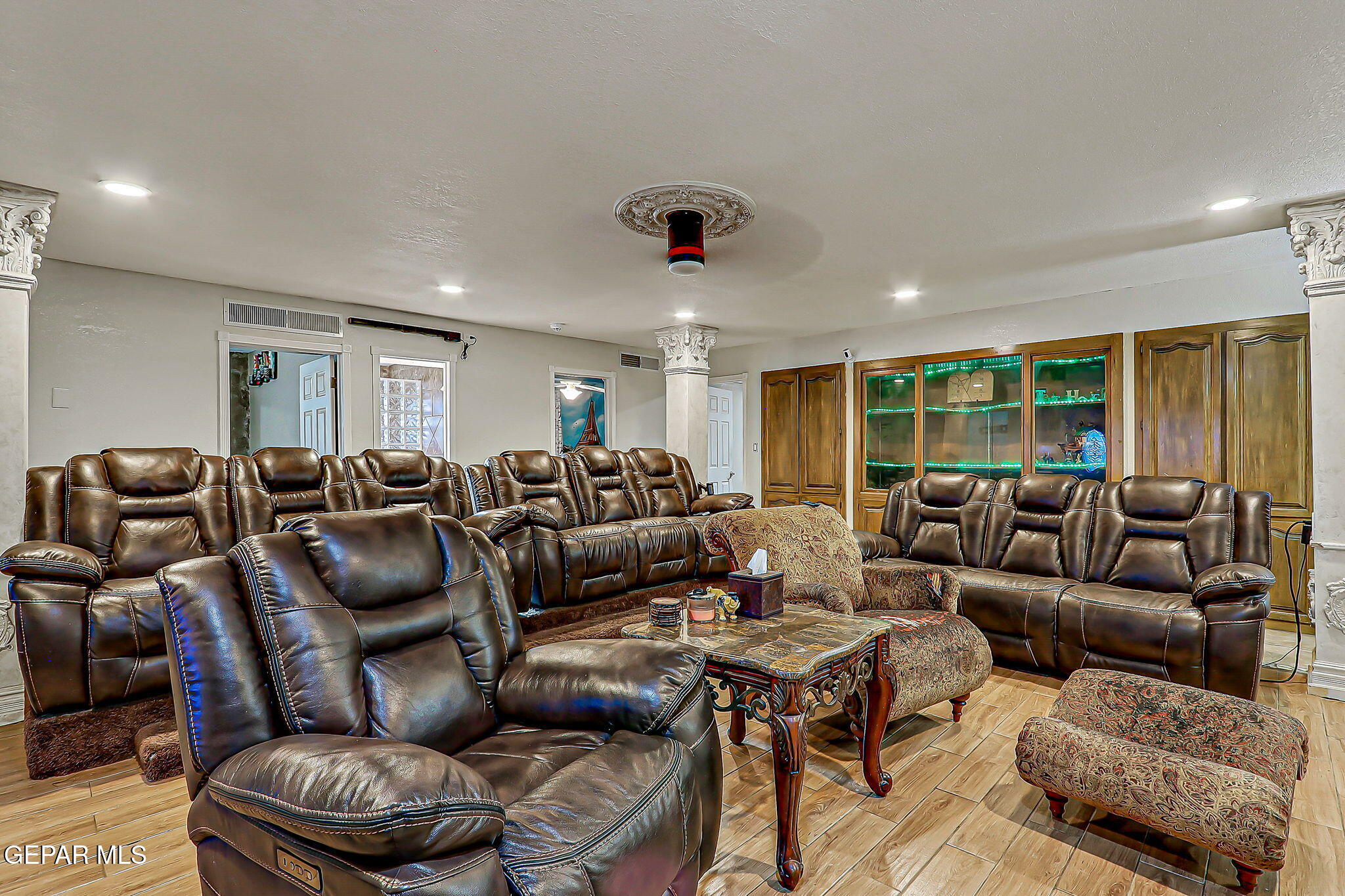 14800 Kingston Road Horizon City, TX 79928 - Photo 13 of 82 a living room with furniture ceiling fan and a rug