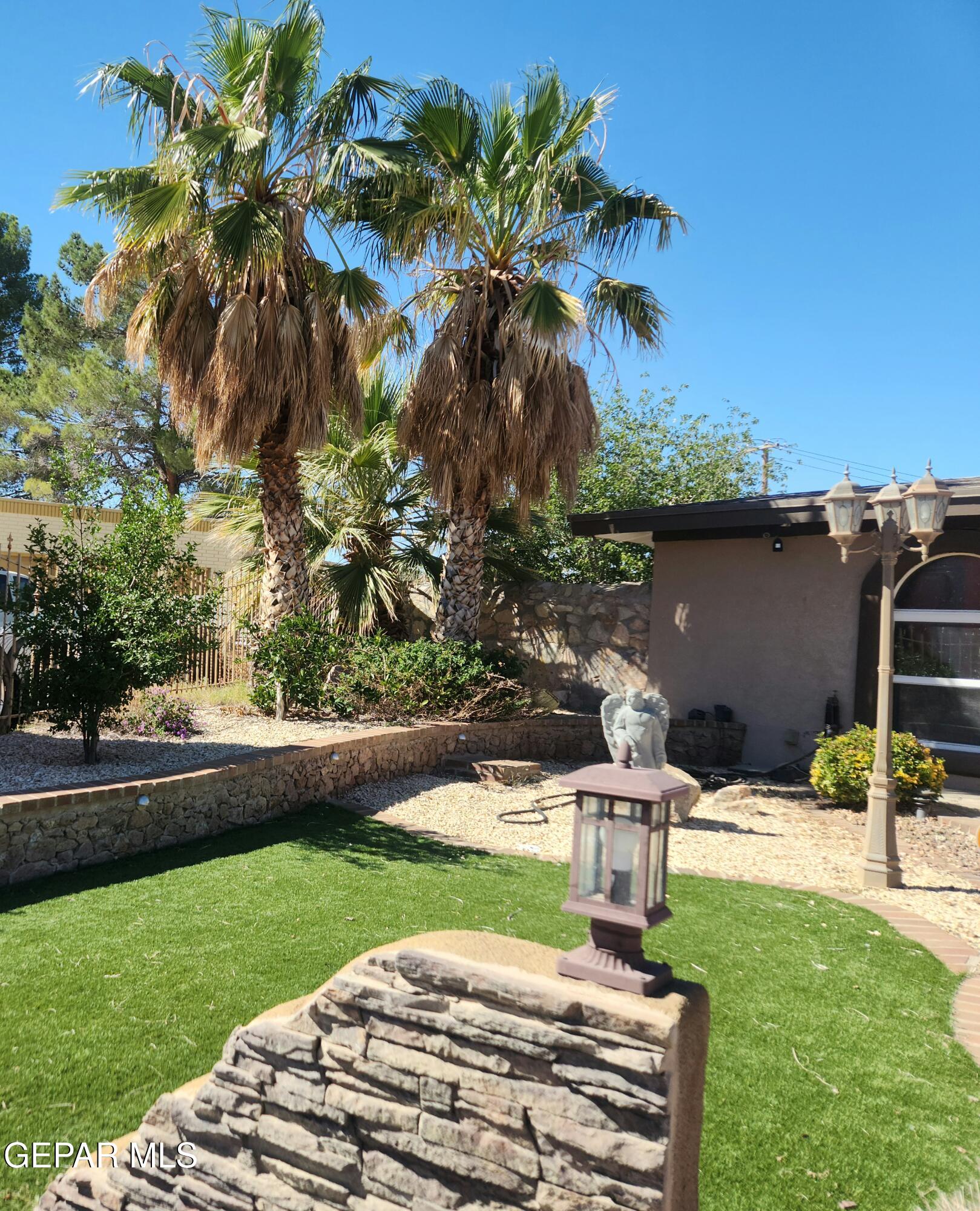 14800 Kingston Road Horizon City, TX 79928 - Photo 3 of 82 LEFT VIEW