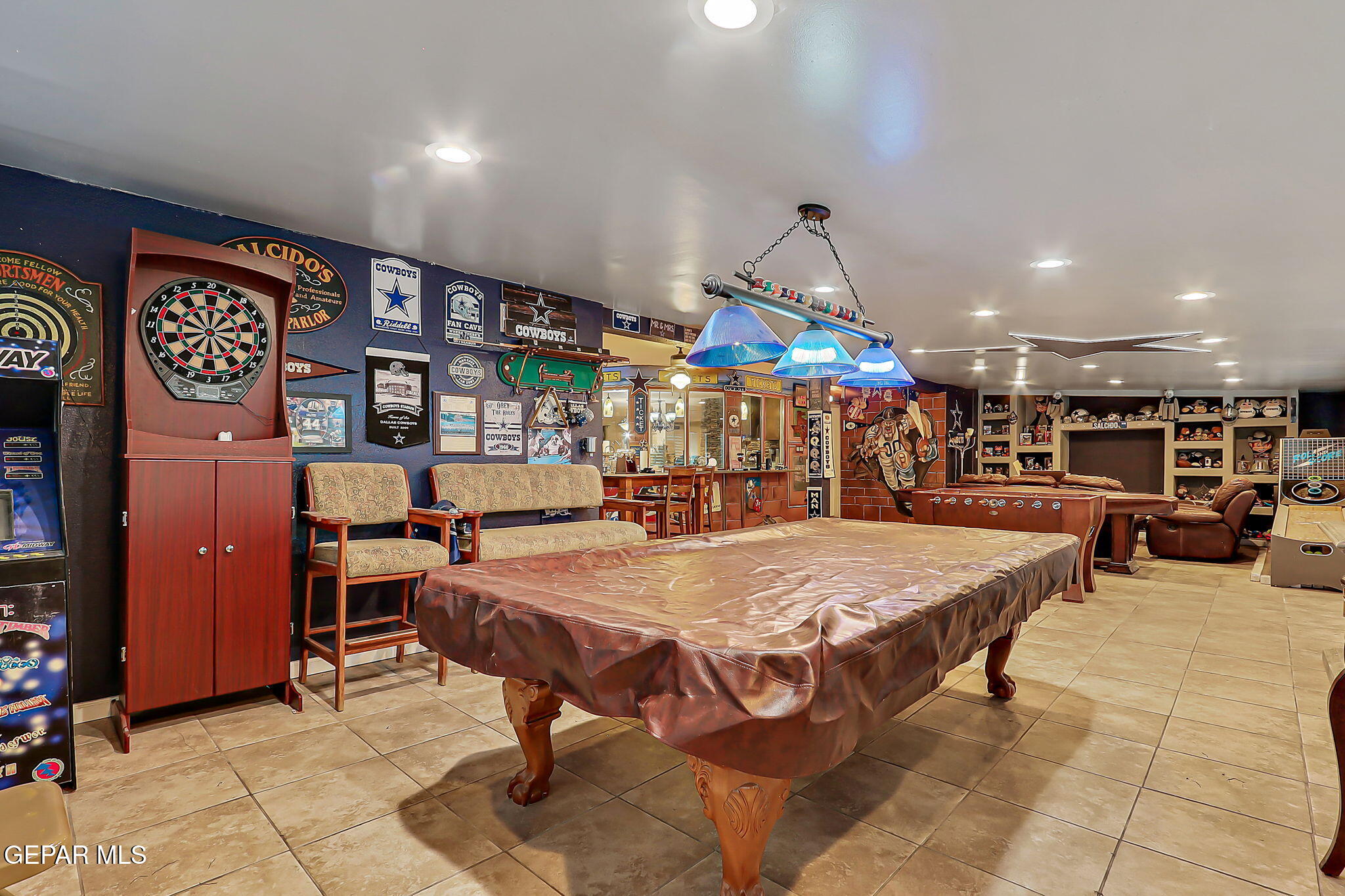 14800 Kingston Road Horizon City, TX 79928 - Photo 42 of 82 a room with furniture and air hockey table